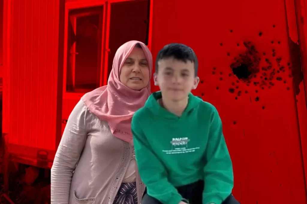 Soyguncular Anneyi Katletti 12 Yasindaki Oglu 18843958 2536 Amp - Yazar Kadın