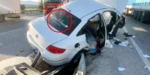 Üsteğmen traktöre çarpan otomobilde hayatını kaybetti, eşi ağır yaralı