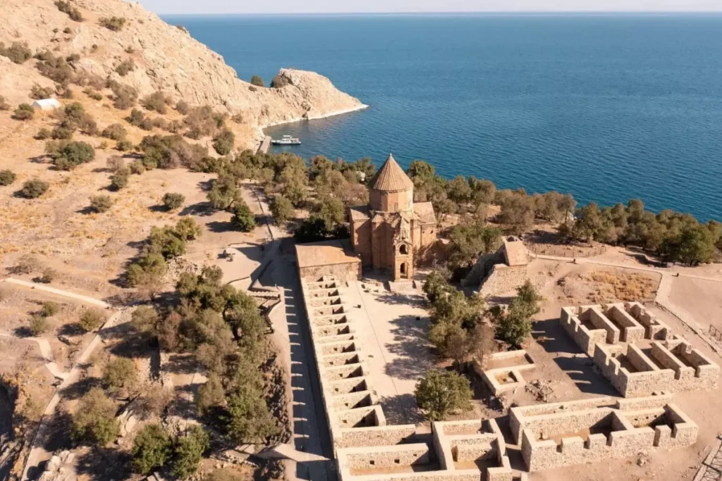 Van Kultur Yolu Festivali Sanatla Kapilarini Acti 18841588 2624 Amp - Yazar Kadın