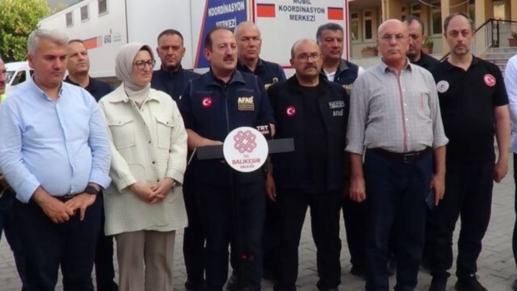 Afad Başkanı Pehlivan'dan Depremzedelere Acil Yardım Konteyner Ve Nakit Yardım - Yazar Kadın