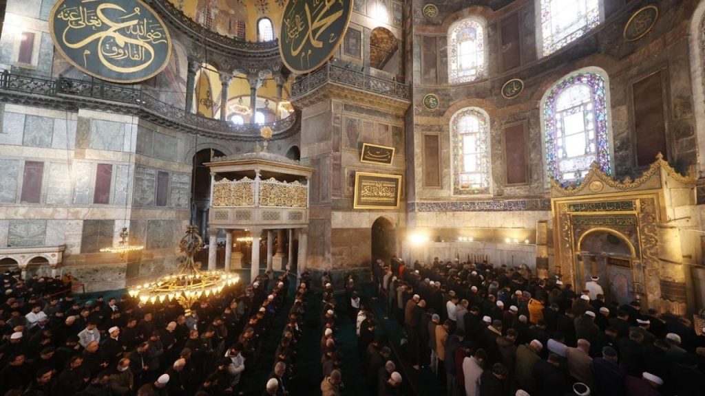 Kadın Derneklerinden Diyanet'in Cuma Hutbesine Tepki “kadınların Miras Hakkı Gasp Ediliyor” - Yazar Kadın