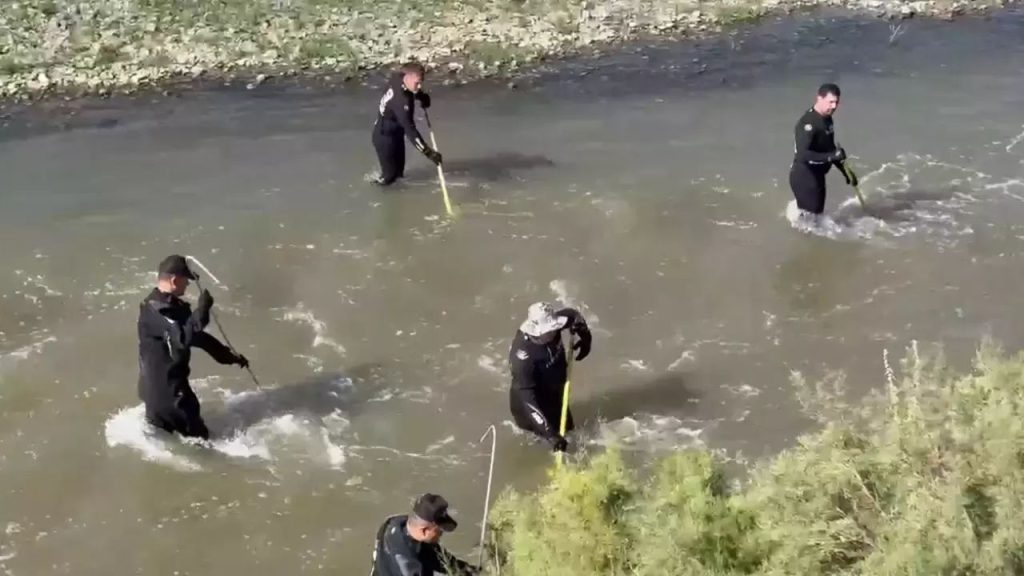 Karasu Nehri'ne Uçan Araçtan Düşen İlknur Bulunamıyor - Yazar Kadın