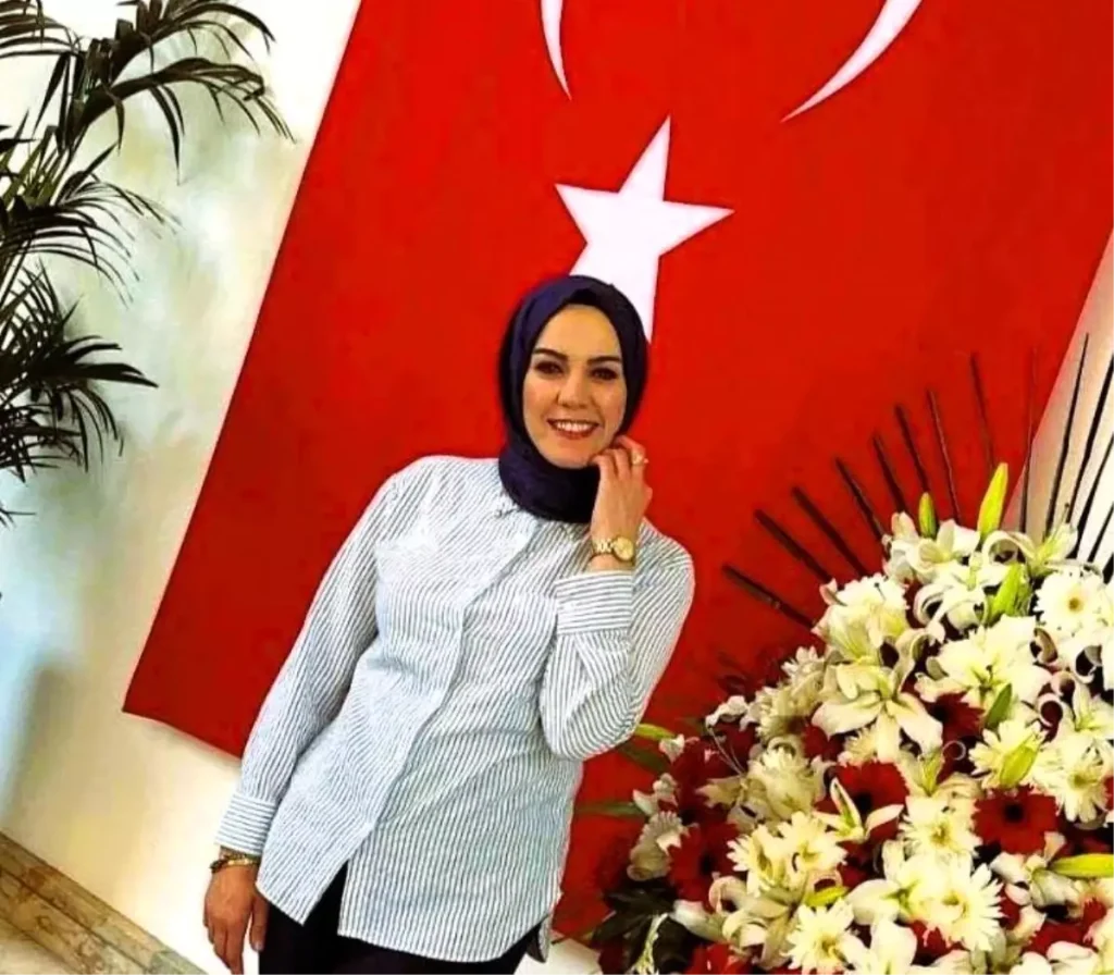 Cinayet Kurbani Meclis Personelini Anan 18920231 Amp - Yazar Kadın