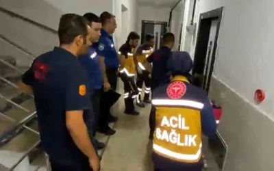 Aksaray’da Kadın, Evinin Kapısında Mahsur Kaldı