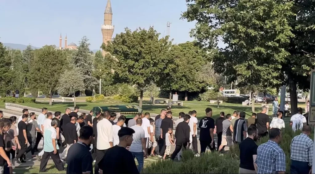 Eski Kocasi Tarafindan Bicaklanarak Oldurulen 18987359 Amp - Yazar Kadın