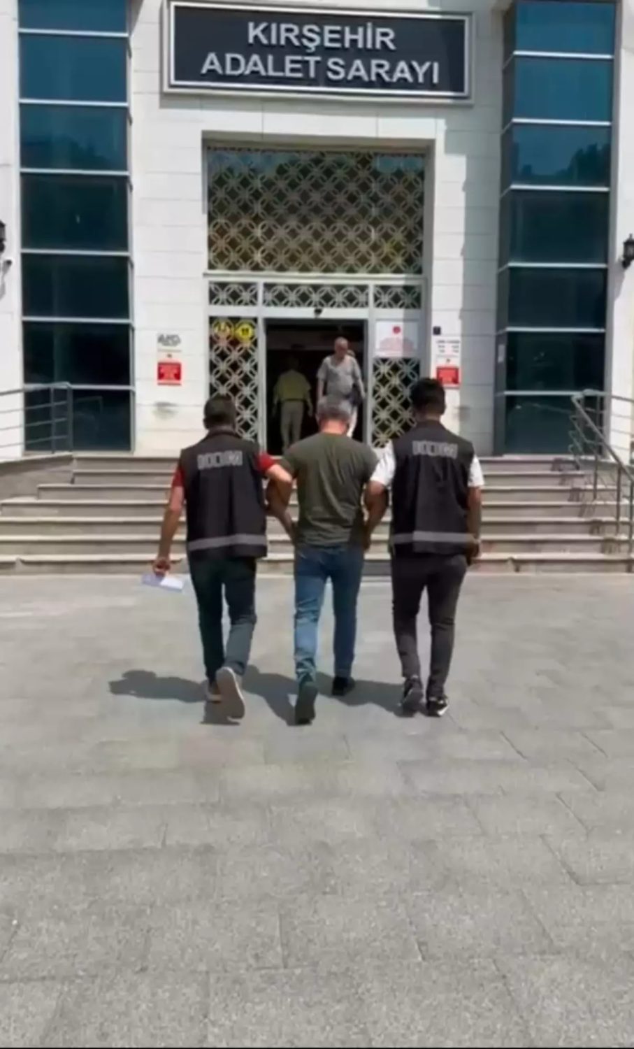 Kadin Gazeteciye Tehdit Iddiasinda 1 Tutuklam 18909147 Amp - Yazar Kadın