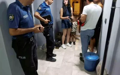 Alkollü Kadın Kapıda Kaldı: Polis ve Çilingir Devreye Girdi