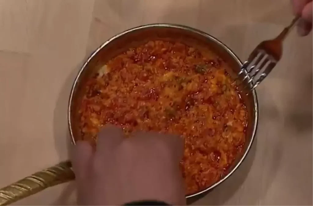 Menemen Soganli Mi Olur Sogansiz Mi Olur 18915175 2932 Amp - Yazar Kadın