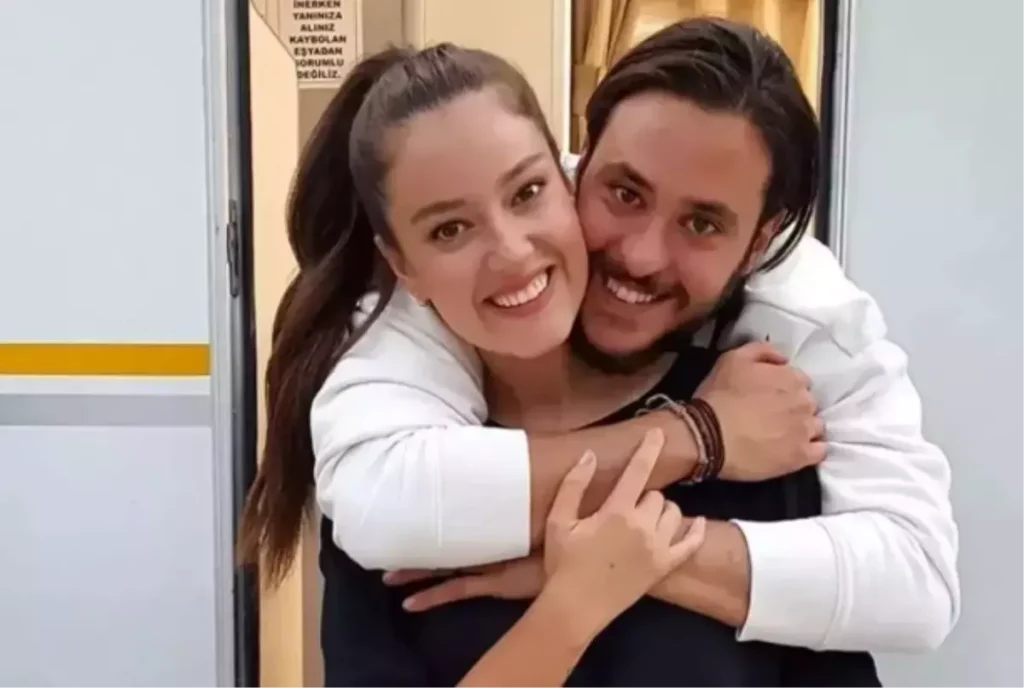 Pelin Akil Bosandi Mi 18987450 5394 Amp - Yazar Kadın