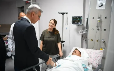 Sağlık Bakanı Memişoğlu, Depremzedeleri Ziyaret Etti