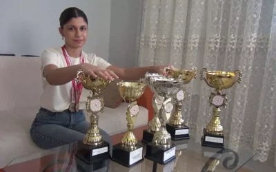 Ayşe Seçmen: Sokaklarda Hayallerini Gerçekleştiriyor
