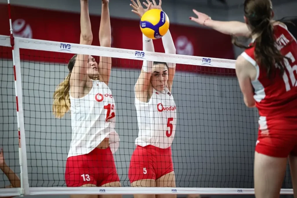 U21 Kadin Voleybol Milli Takimi Polonya Ya 3 18927228 Amp - Yazar Kadın