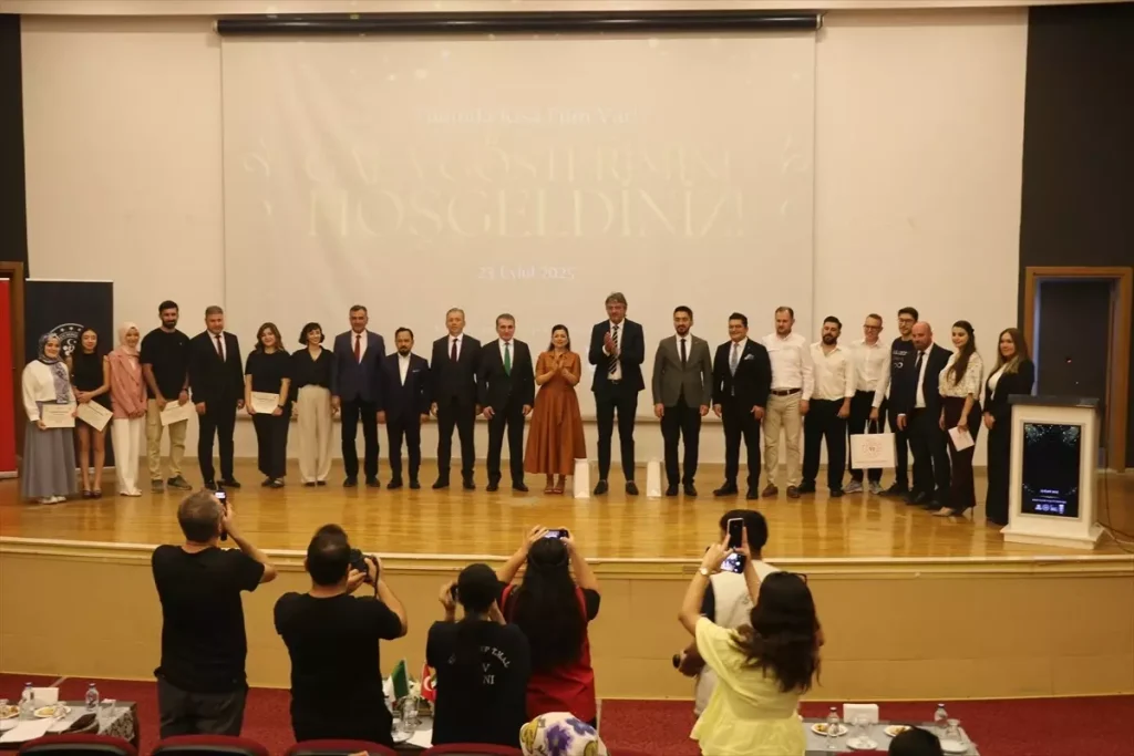 32 Uluslararasi Adana Altin Koza Film Festiva 19079933 Amp - Yazar Kadın