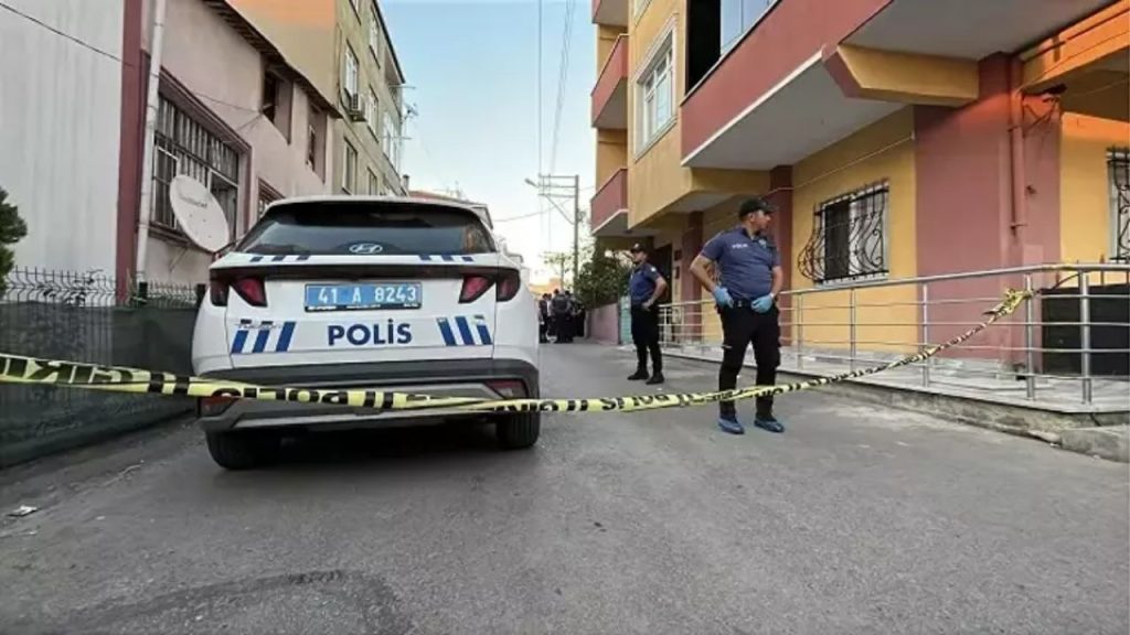 Anne Ve Kızı, Kesici Alet Yaraları İle Ölü Bulundu - Yazar Kadın