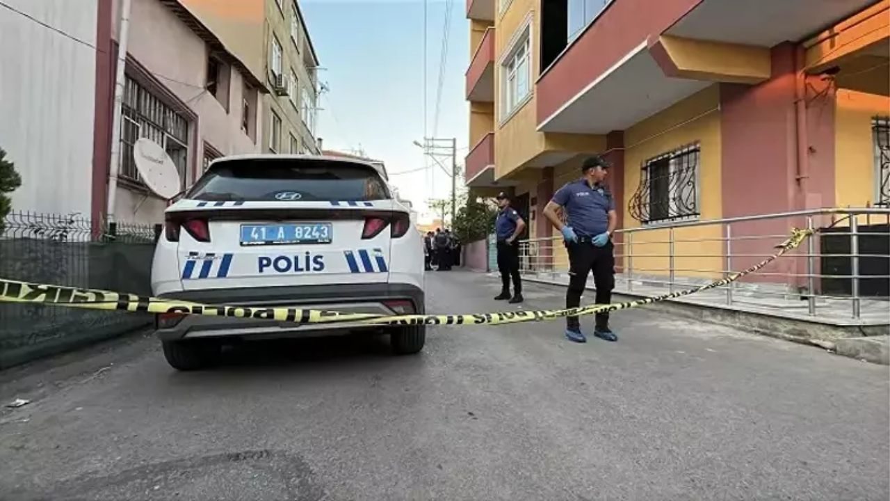 Anne Ve Kızı, Kesici Alet Yaraları İle Ölü Bulundu - Yazar Kadın