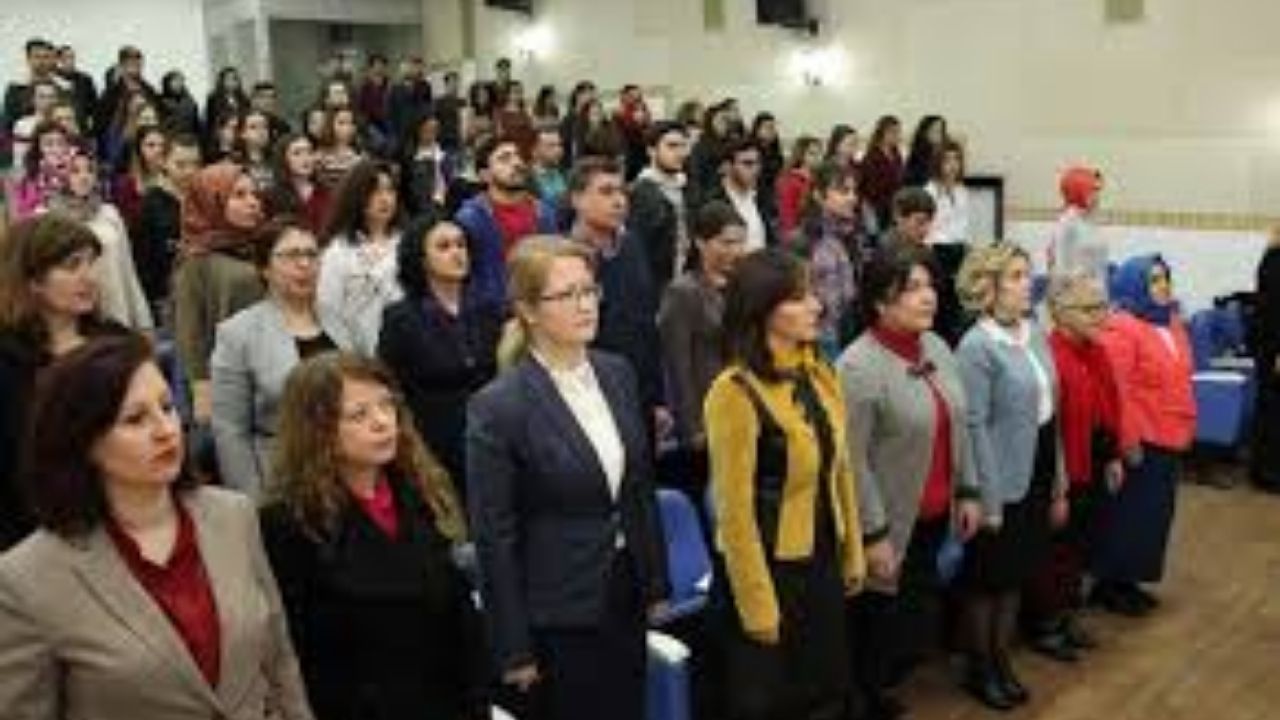 Chp Kadın Kolları, Başak Gürkan Arslan'a Destek Yürüyüşü Gerçekleştirdi - Yazar Kadın