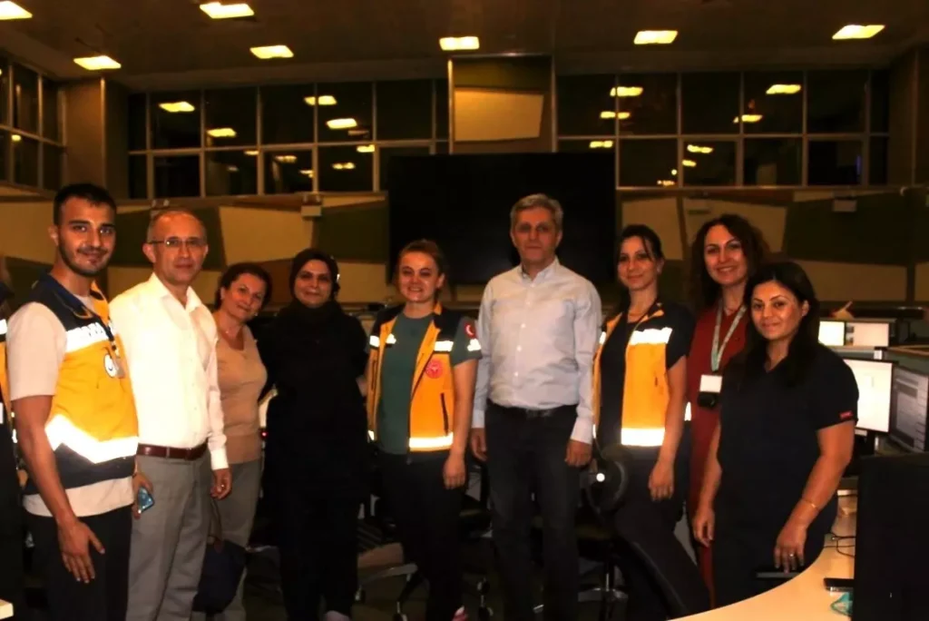 Acil Ve 112 Istasyonlarina Gece Denetimi 19035887 Amp - Yazar Kadın