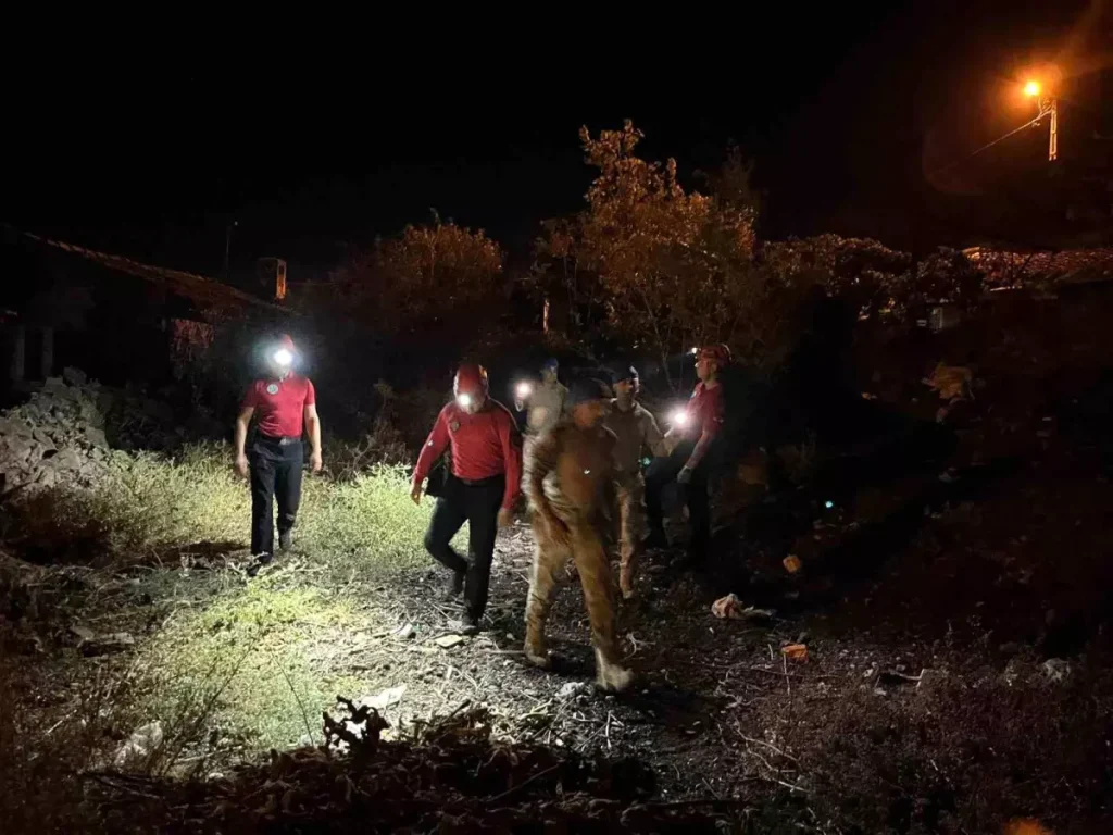 Alzheimer Hastasi Kadin Her Yerde Araniyor 19011263 Amp - Yazar Kadın