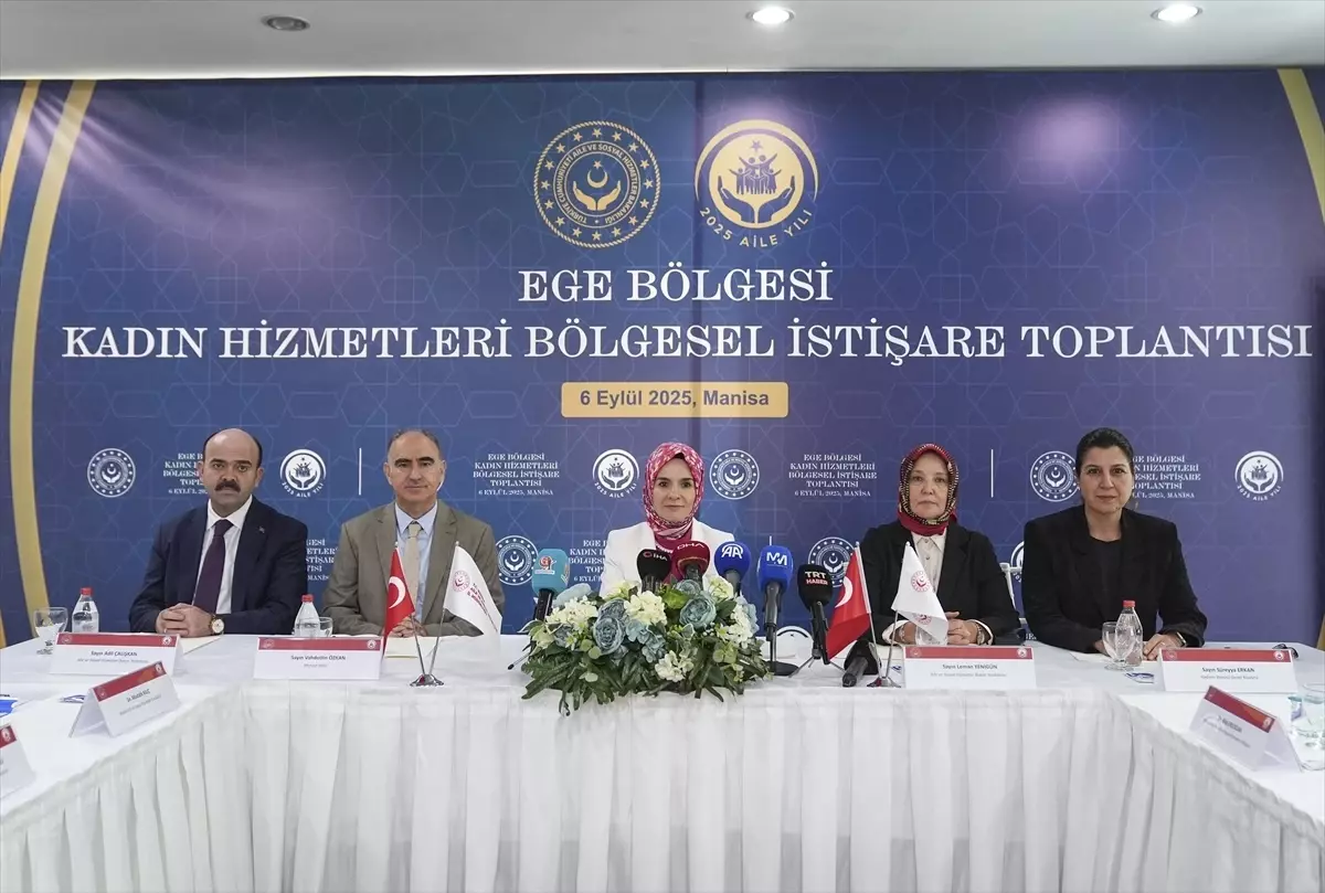 Bakan Goktas Ege Bolgesi Kadin Hizmetleri Bol 19020314 Amp - Yazar Kadın