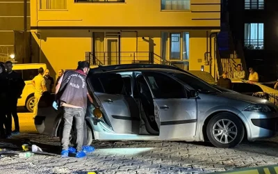 Hemşire sevgilisi ve erkek kardeşini vurarak intihar etti
