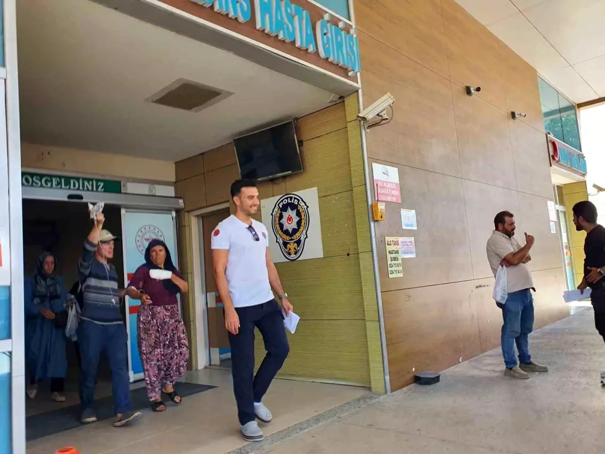 Parmaklarini Salca Makinesine Kaptirdi 19029891 Amp - Yazar Kadın