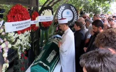 Güllü, Sevenleri Tarafından Son Yolculuğuna Uğurlandı