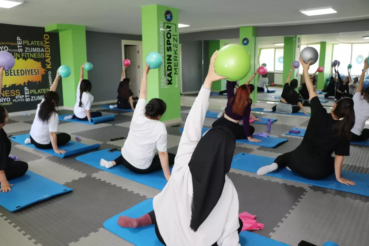Vanli Kadinlar Spor Yaparak Hem Kilo Veriyor 19076961 Amp - Yazar Kadın