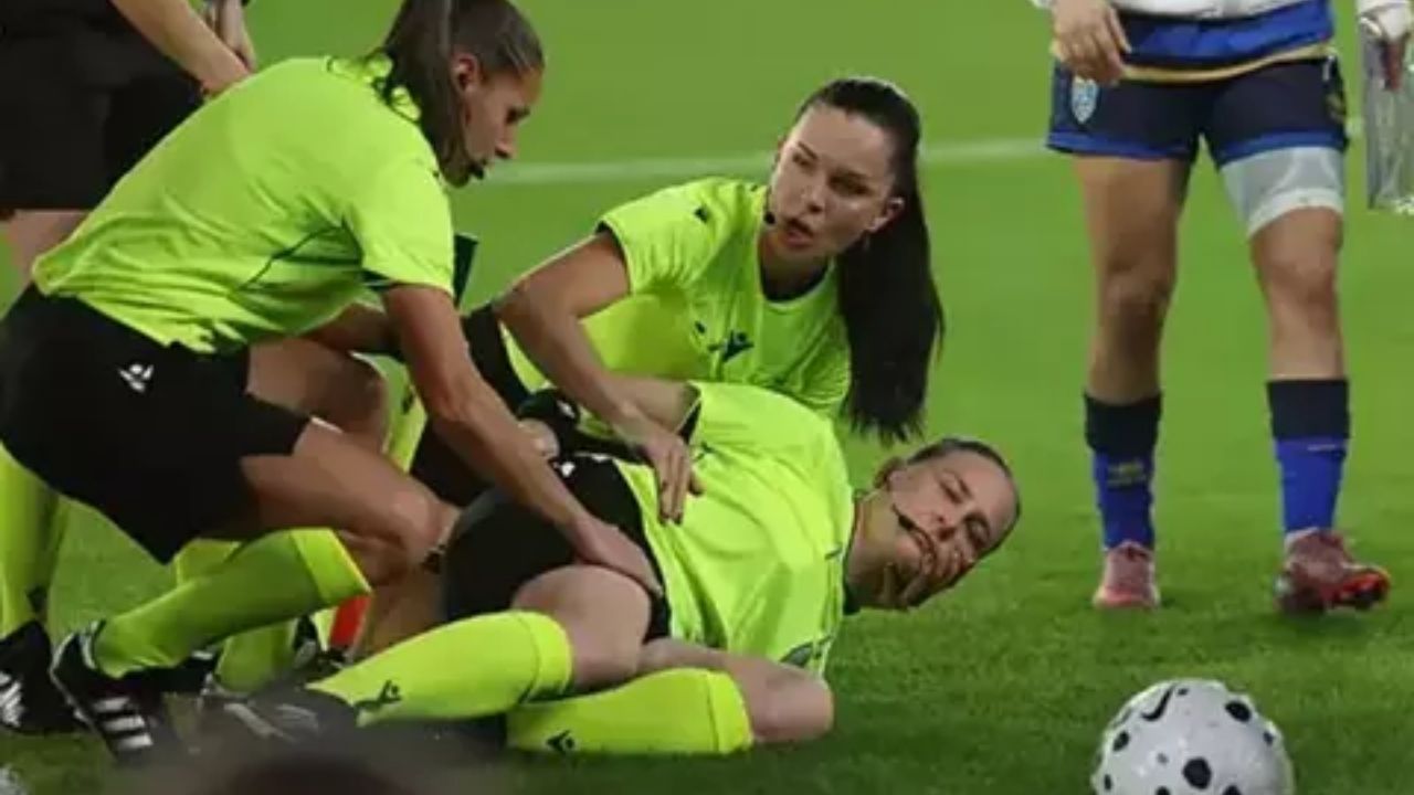 A Milli Kadın Futbol Maçında Hakem Bayıldı - Yazar Kadın