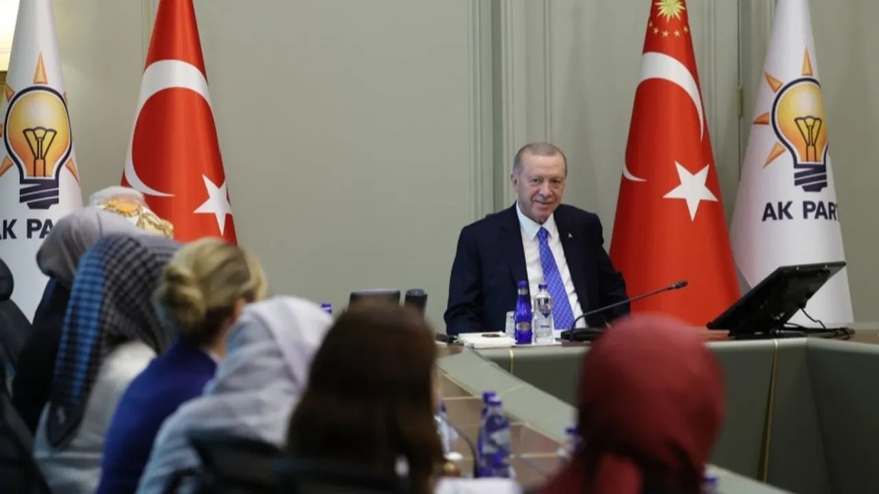 Ak Parti’li Çankırı, Cumhurbaşkanı Erdoğan’ı Kadın Millî Futbolcularla Buluşturdu - Yazar Kadın