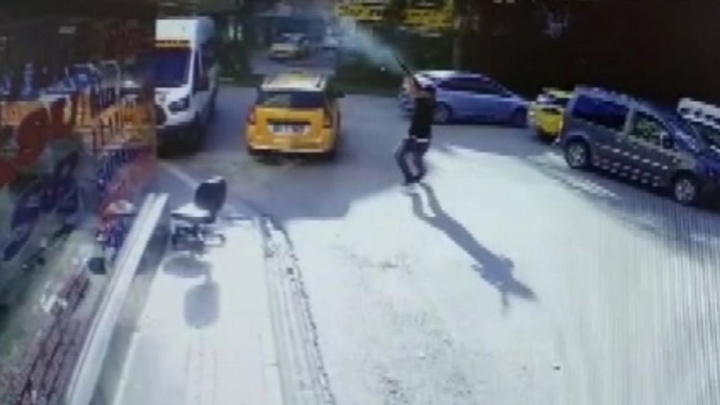Adana'da Kafede Tacize Uğrayan Kadın İçin Pompalı Tüfekle Saldırı - Yazar Kadın