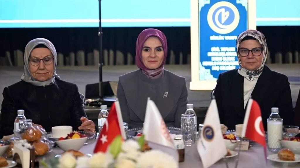 Bakan Göktaş Kadınların Sivil Toplumda Aktif Rol Alması Teşvik Ediliyor - Yazar Kadın