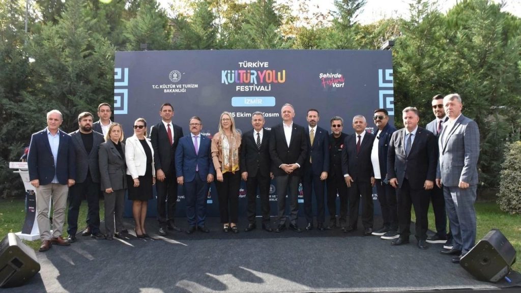 İzmir Kültür Yolu Festivali Kapılarını Açtı - Yazar Kadın