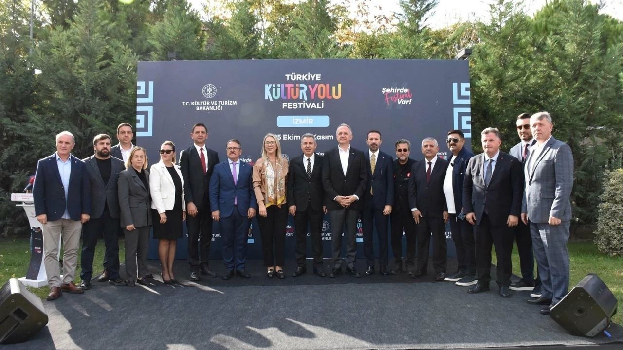 İzmir Kültür Yolu Festivali Kapılarını Açtı - Yazar Kadın