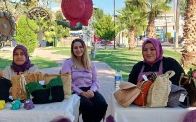 Kadirli’de Kadınlar Doğal Malzemelerle El Emeği Sepetler Yapıyor