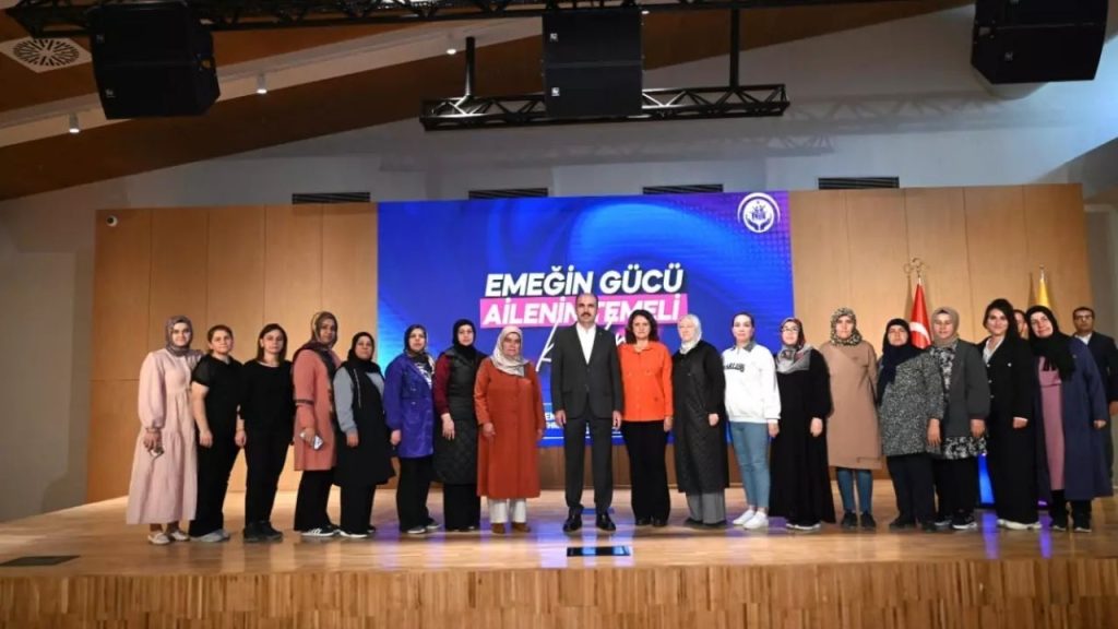 Konya’da “aile Yılı” Kapsamında Düzenlenen Gezi Programı Tamamlandı - Yazar Kadın