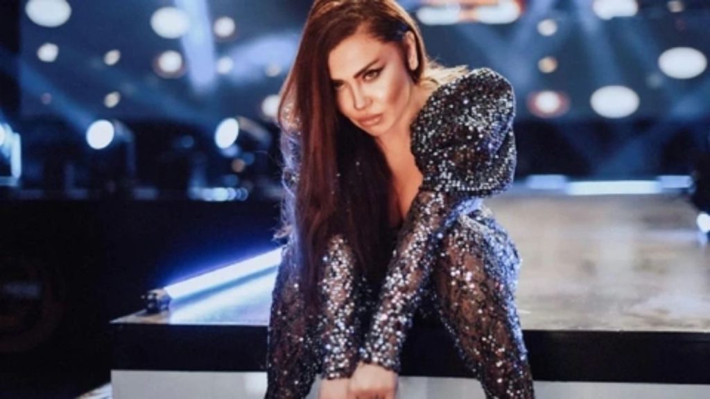 Şarkıcı Lara’dan Sağlık Durumu Hakkında Yeni Açıklama “13 Kilo Verdım, Tedavi Sürecim Devam Ediyor” - Yazar Kadın