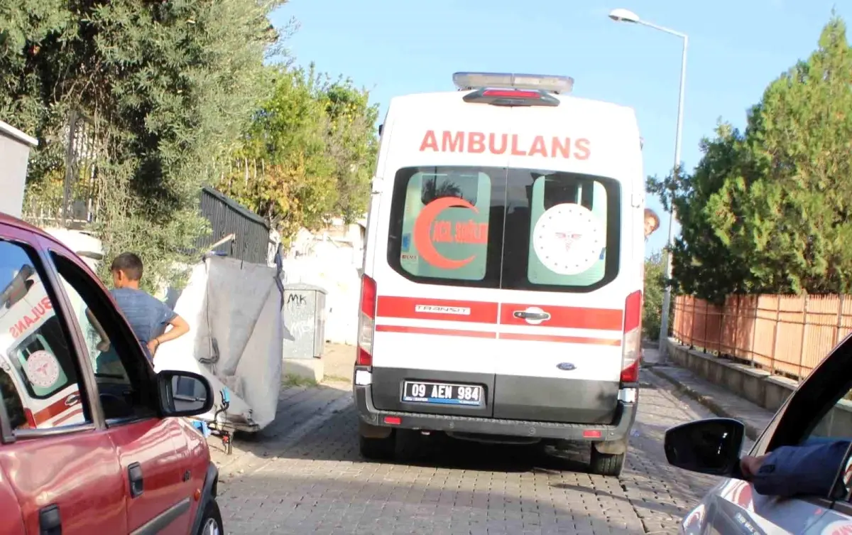 Balkondan Dustugu Sanildi Fenalastigi Ortaya 19191604 Amp - Yazar Kadın