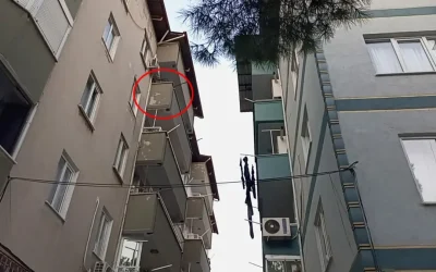 Kattan Düşen Kadın Çamaşır Asarken Hayatını Kaybetti