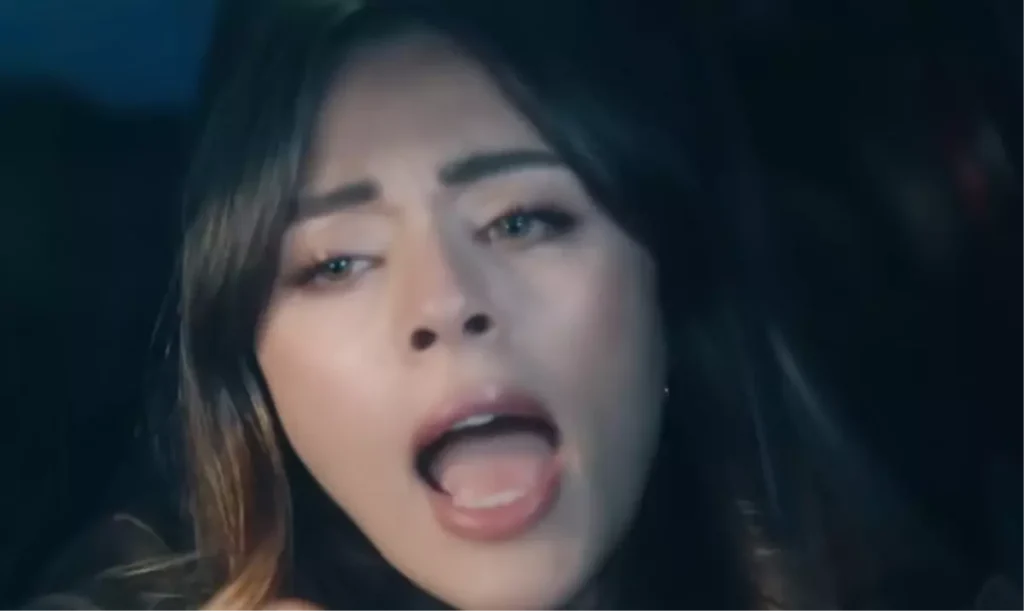 Doga Oluyor Mu Kizilcik Serbeti Sila Turkoglu 19159328 8159 Amp - Yazar Kadın