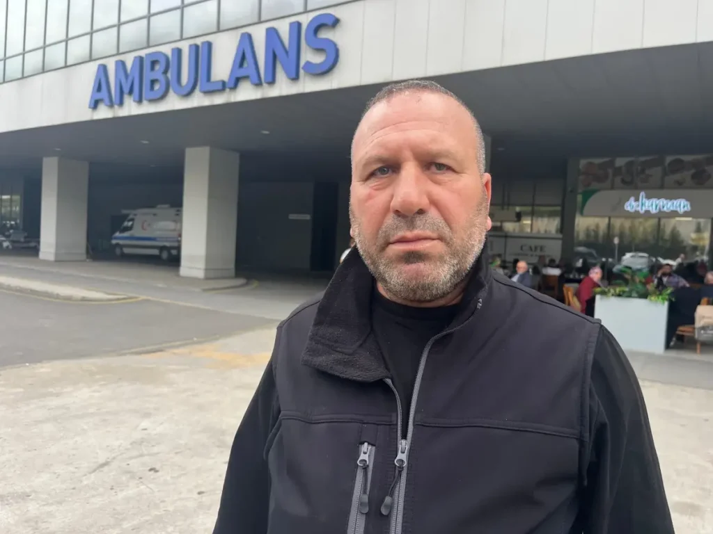 Eglence Mekanina Ates Acilirken Oglu Vurulan 19178540 Amp - Yazar Kadın