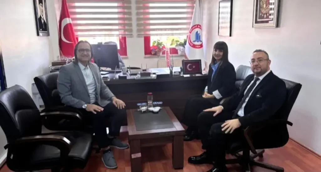 Eryilmaz Dan Beun A Ziyaret 19161042 Amp - Yazar Kadın