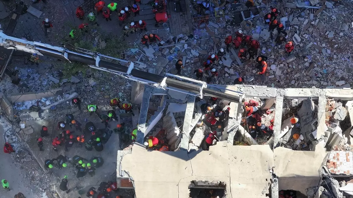 Icisleri Bakan Yardimcisi Aktas Tan Kocaeli D 19199399 Amp - Yazar Kadın