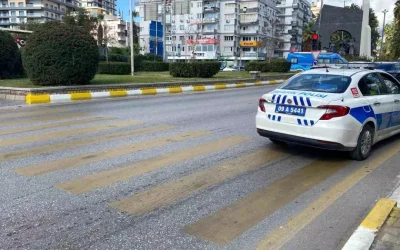 Aydın’da Para Transfer Aracı Kaza Yaptı, Genç Kız Yaralandı