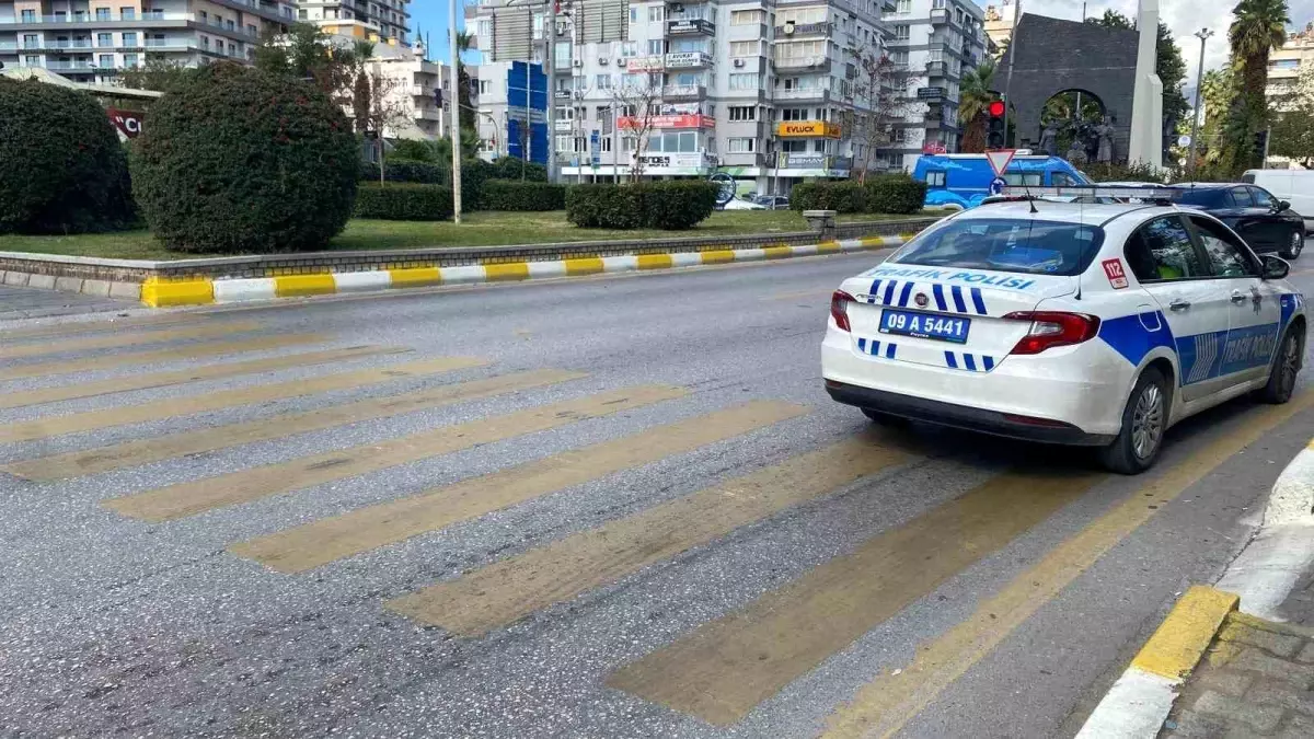 Para Transfer Aracinin Carptigi Genc Kiz Yara 19194727 Amp - Yazar Kadın