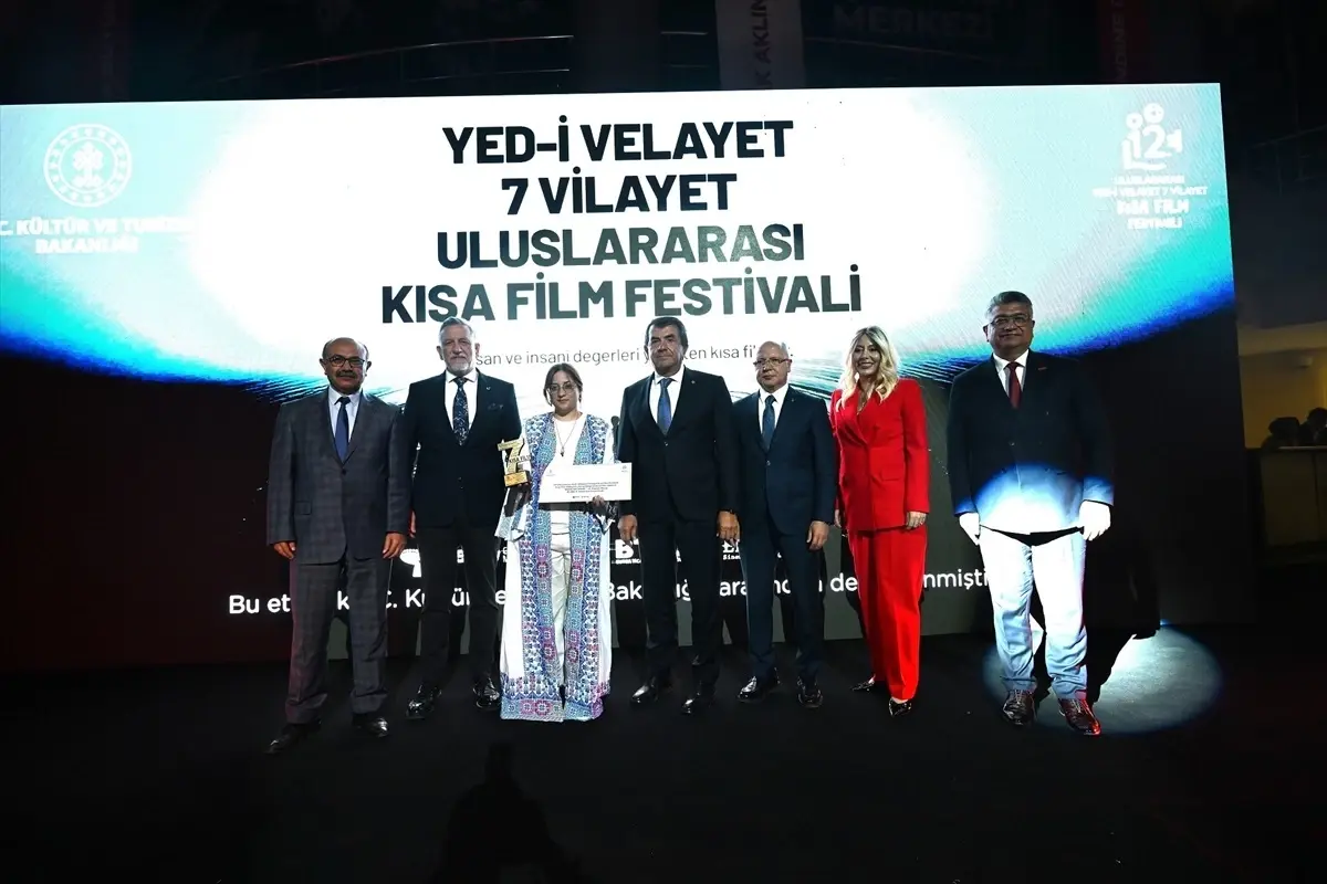 Uluslararasi Yed I Velayet 7 Vilayet Kisa Fil 19106587 Amp - Yazar Kadın