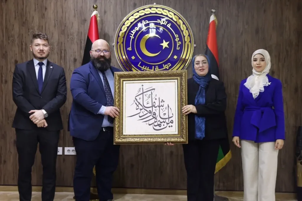 Yee Libya Koordinatoru Ozdemir Den Libya Kadi 19200025 Amp - Yazar Kadın