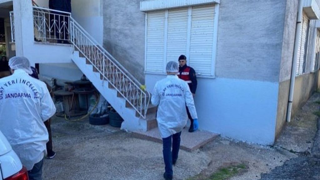 Antalya'da Klima Nedeniyle Çıkan Yangında Genç Kadın Yaralandı - Yazar Kadın