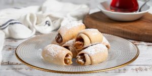 Elmalı Kurabiye: Tarçın Kokusuyla Evleri Isıtan Geleneksel Bir Lezzet