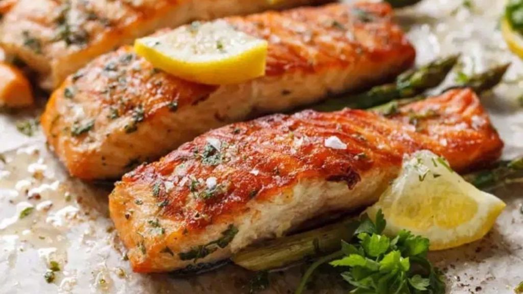 Fırında Somon Tarifi Sağlıklı, Pratik Ve Lezzet Dolu Bir Sofra Sırrı - Yazar Kadın