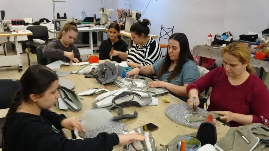 Gaziantep'te Ayakkabı Sektöründe Kadınların Yükselişi - Yazar Kadın